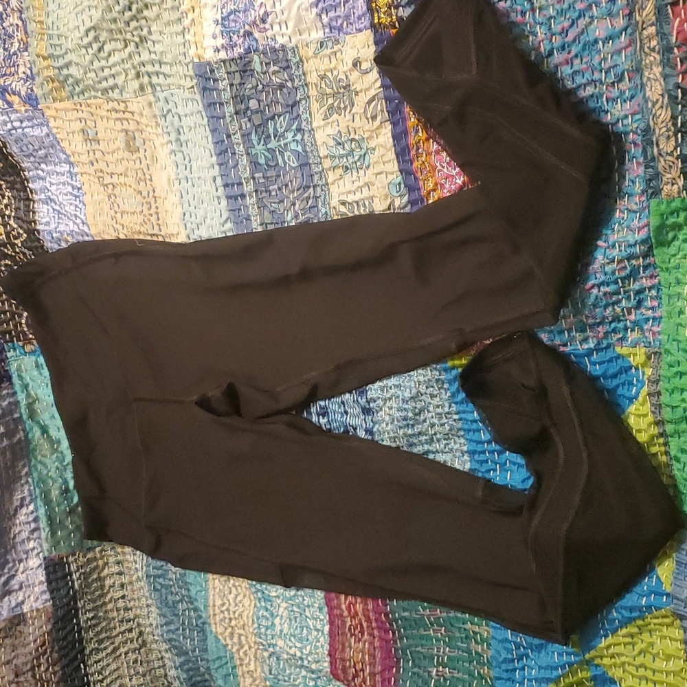 Victoria's secret black leggings with mesh details and pockets M long